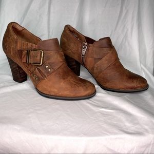 Clark’s booties like new 7.5